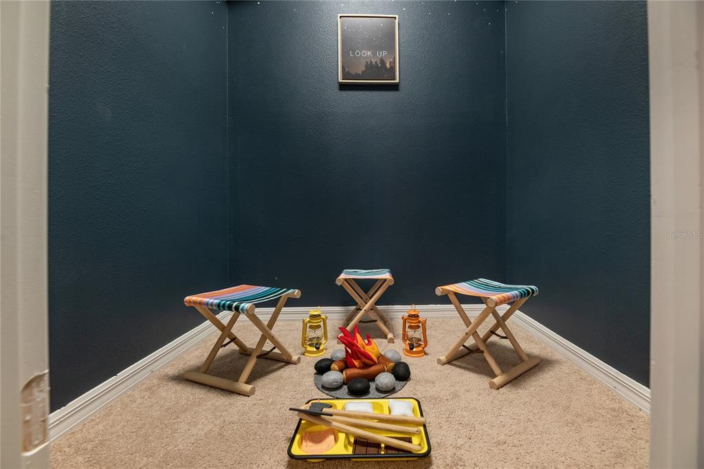 Slide show image of the Orlando Florida Home for Sale 15