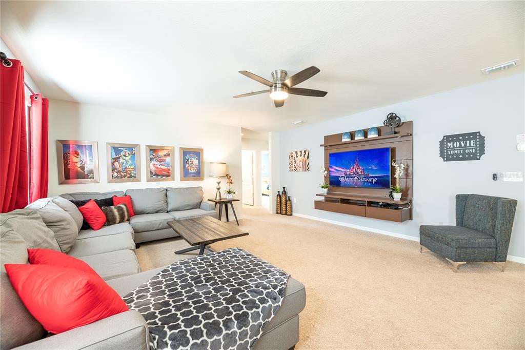 Slide show image of the Orlando Florida Home for Sale 19