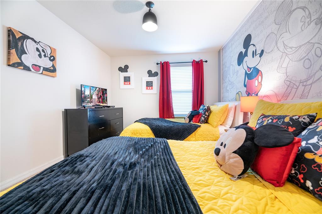 Slide show image of the Orlando Florida Home for Sale 25