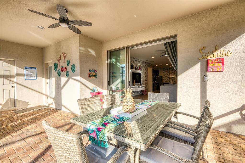 Slide show image of the Orlando Florida Home for Sale 38