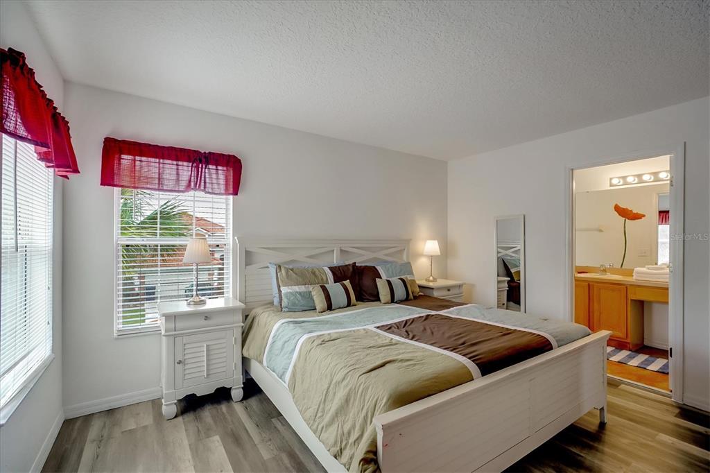 Slide show image of the Orlando Florida Home for Sale 27