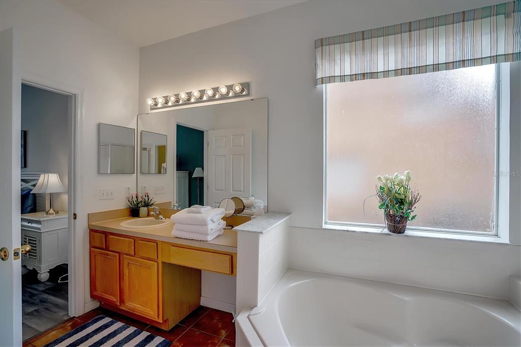 Slide show image of the Orlando Florida Home for Sale 30