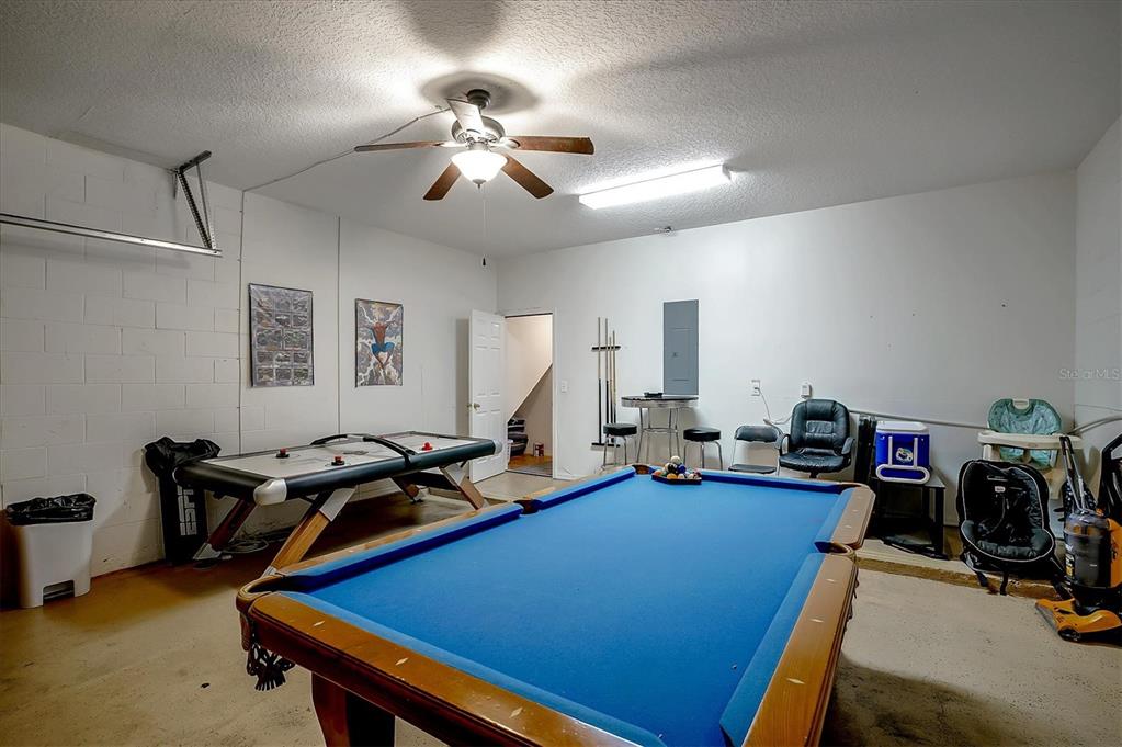 Slide show image of the Orlando Florida Home for Sale 38