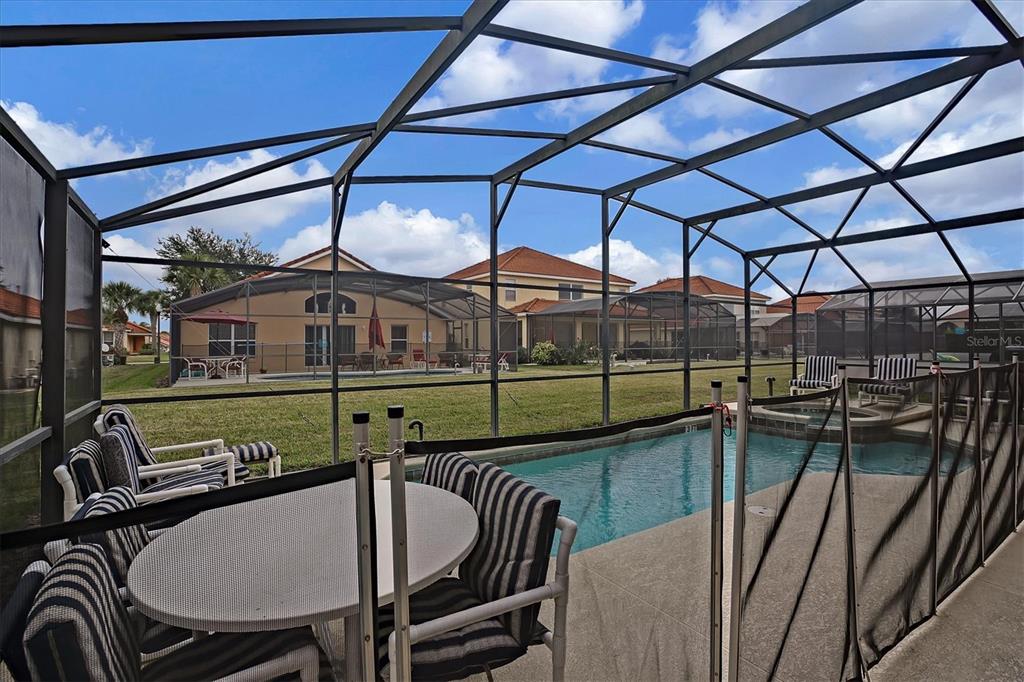 Slide show image of the Orlando Florida Home for Sale 39