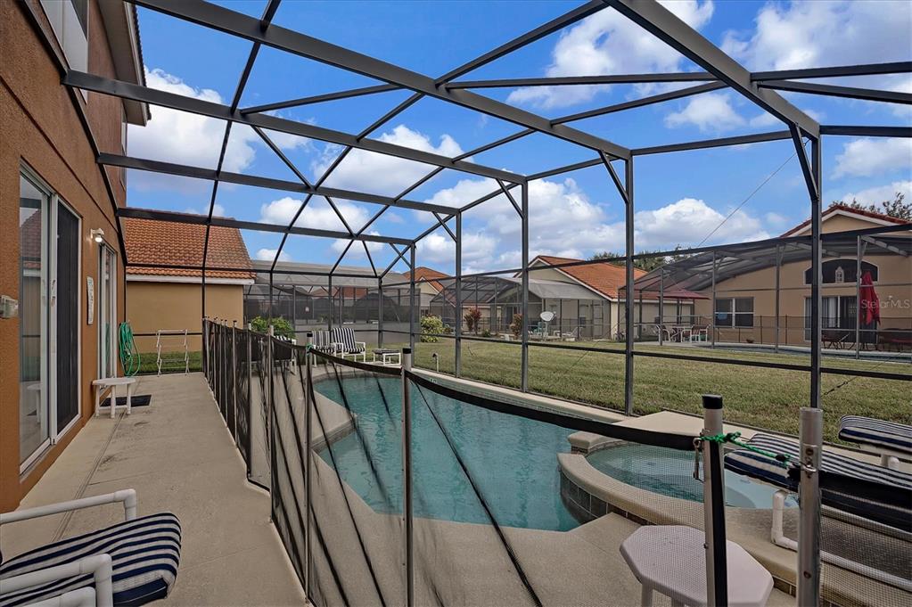 Slide show image of the Orlando Florida Home for Sale 41