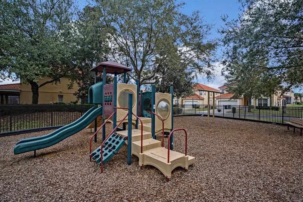Slide show image of the Orlando Florida Home for Sale 44