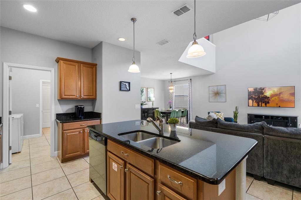 Slide show image of the Orlando Florida Home for Sale 17