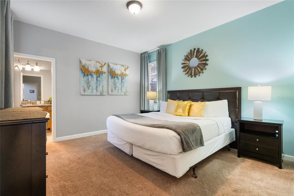 Slide show image of the Orlando Florida Home for Sale 19