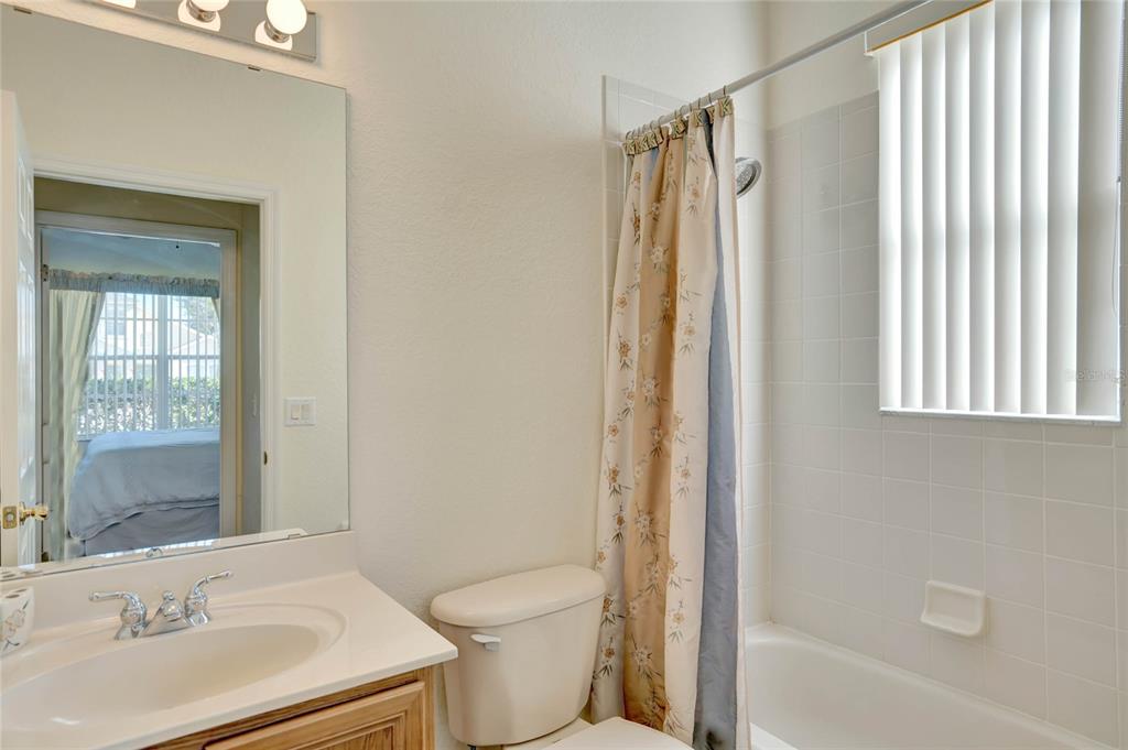 Slide show image of the Orlando Florida Home for Sale 25