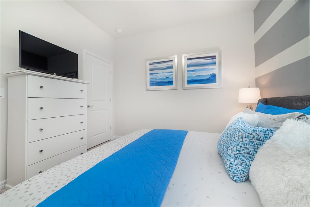 Slide show image of the Orlando Florida Home for Sale 11