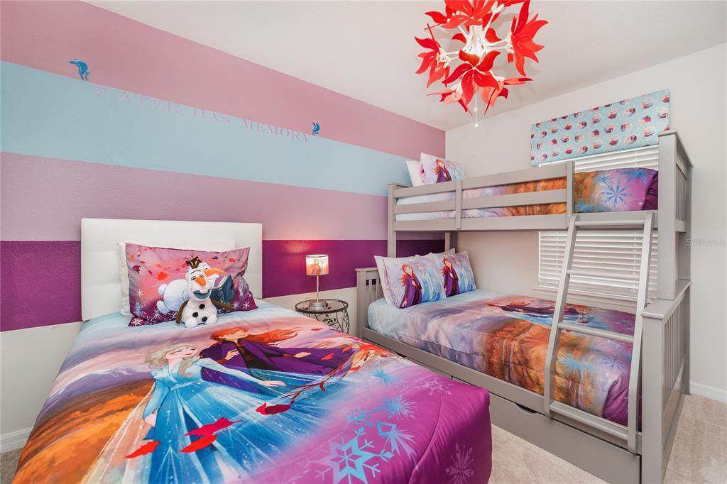 Slide show image of the Orlando Florida Home for Sale 17