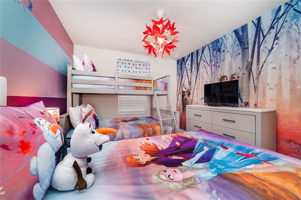 Slide show image of the Orlando Florida Home for Sale 18