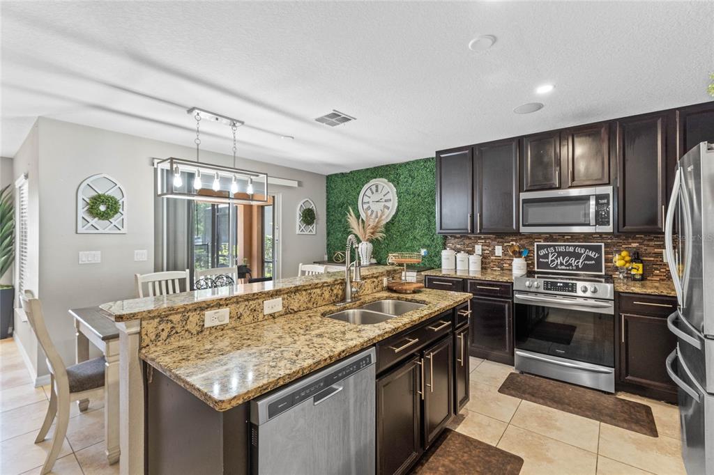 Slide show image of the Orlando Florida Home for Sale 09