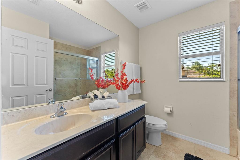 Slide show image of the Orlando Florida Home for Sale 18