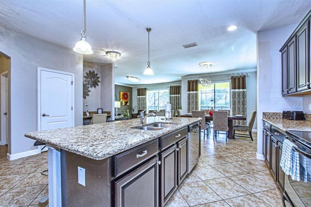 Slide show image of the Orlando Florida Home for Sale 09
