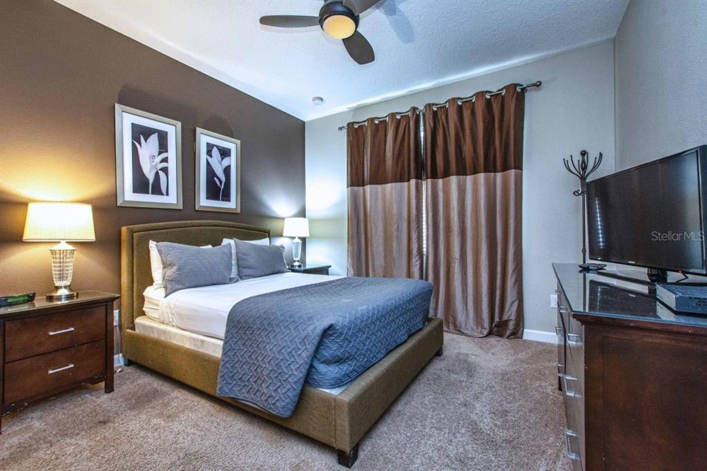 Slide show image of the Orlando Florida Home for Sale 14