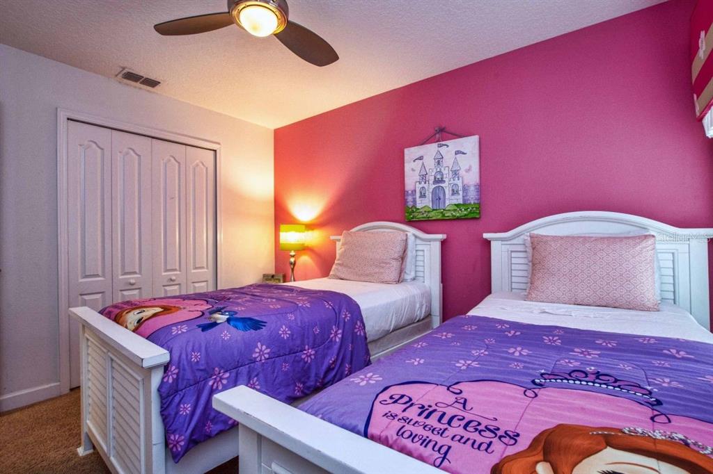 Slide show image of the Orlando Florida Home for Sale 31