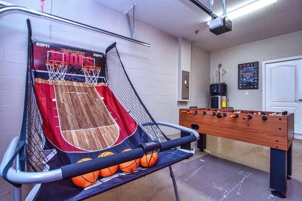 Slide show image of the Orlando Florida Home for Sale 39