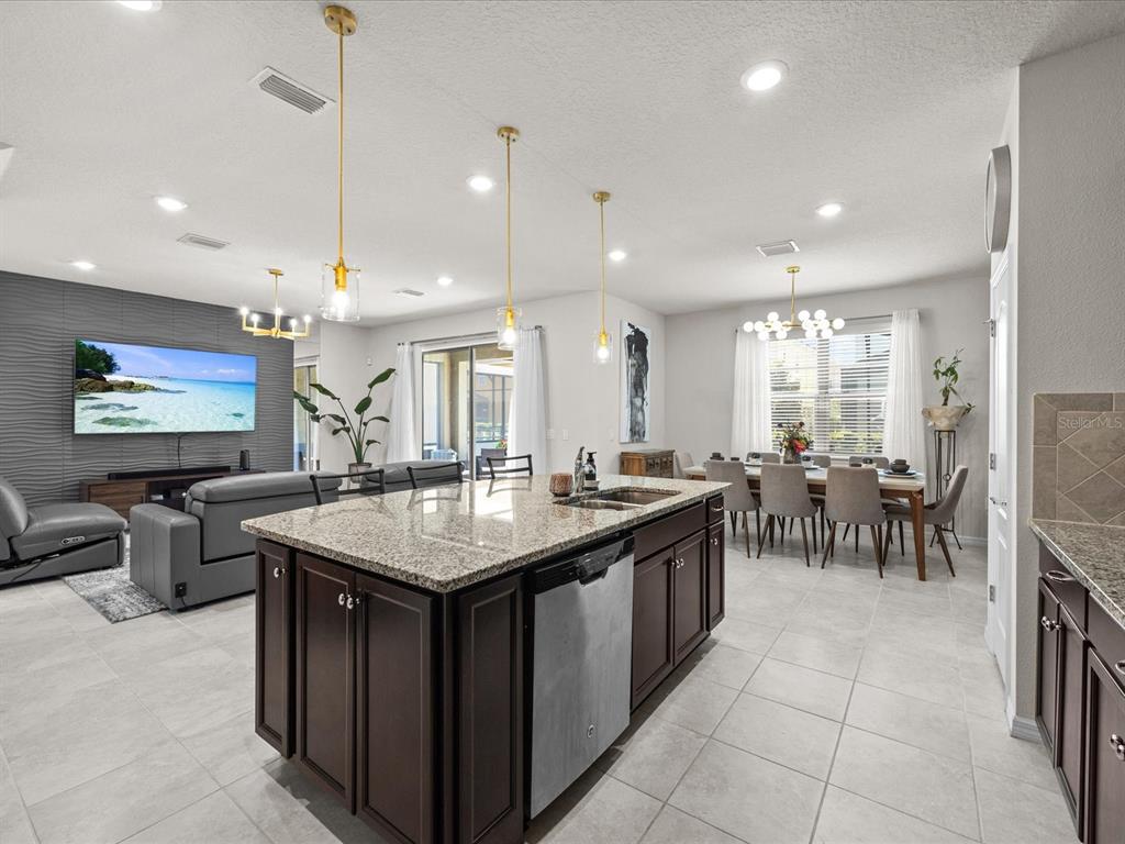 Slide show image of the Orlando Florida Home for Sale 11