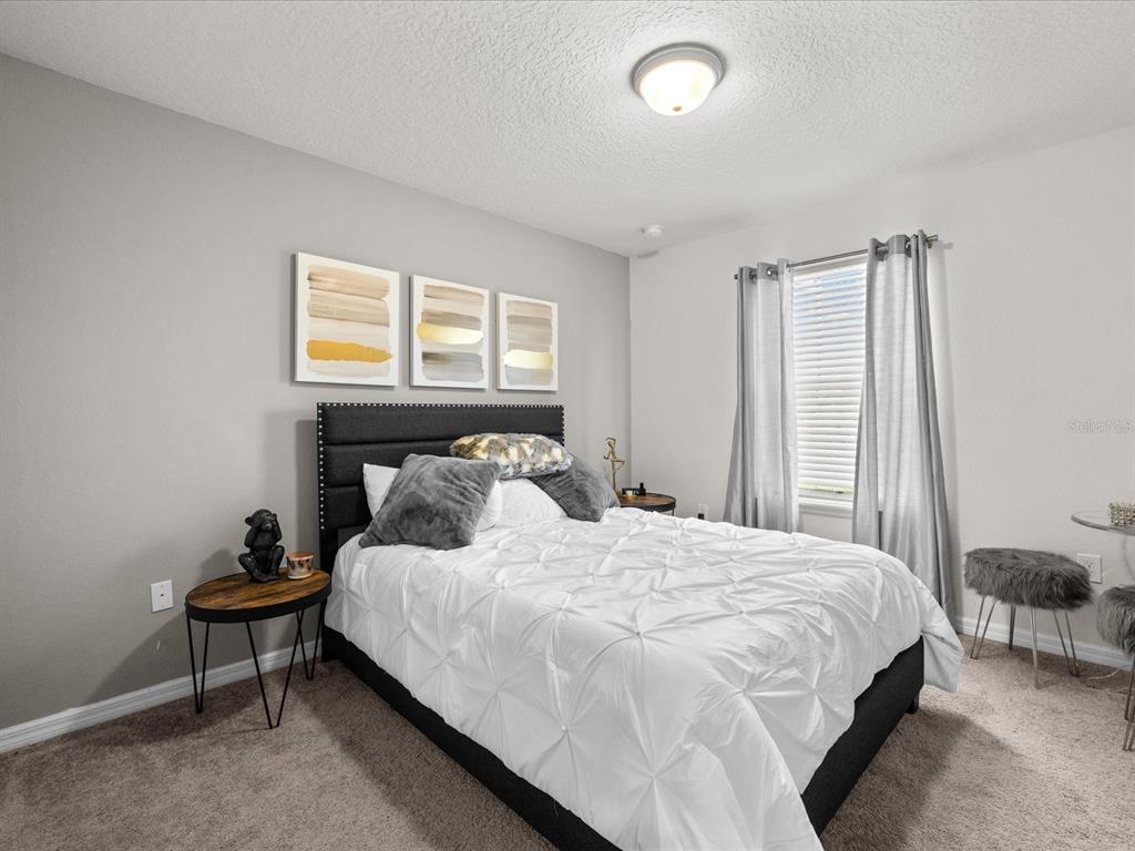 Slide show image of the Orlando Florida Home for Sale 25