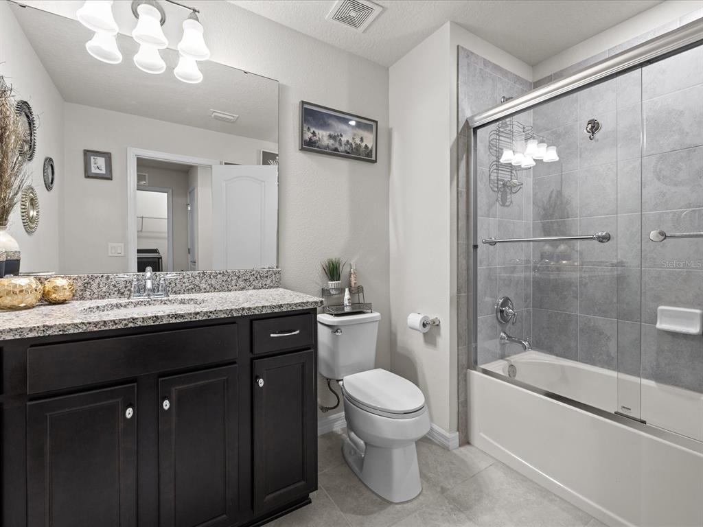 Slide show image of the Orlando Florida Home for Sale 27