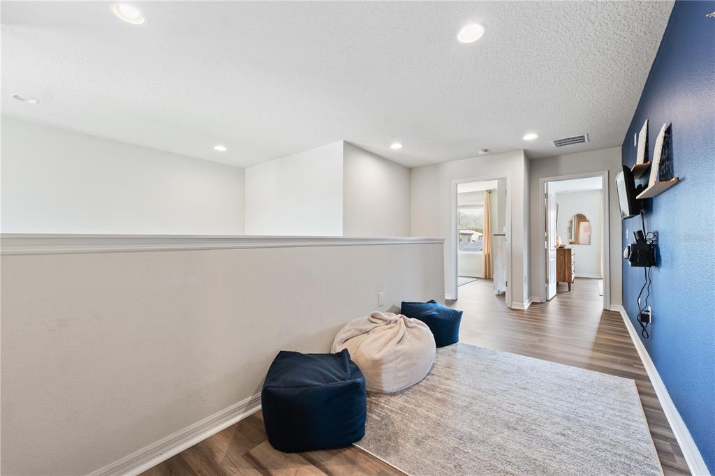 Slide show image of the Orlando Florida Home for Sale 23