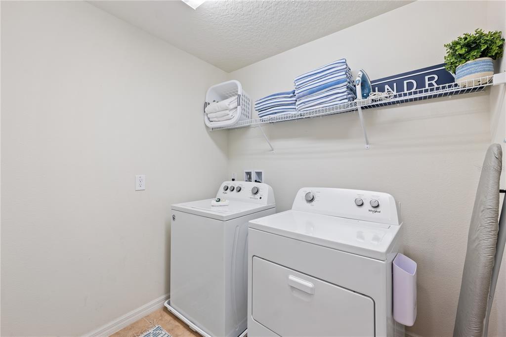 Slide show image of the Orlando Florida Home for Sale 32