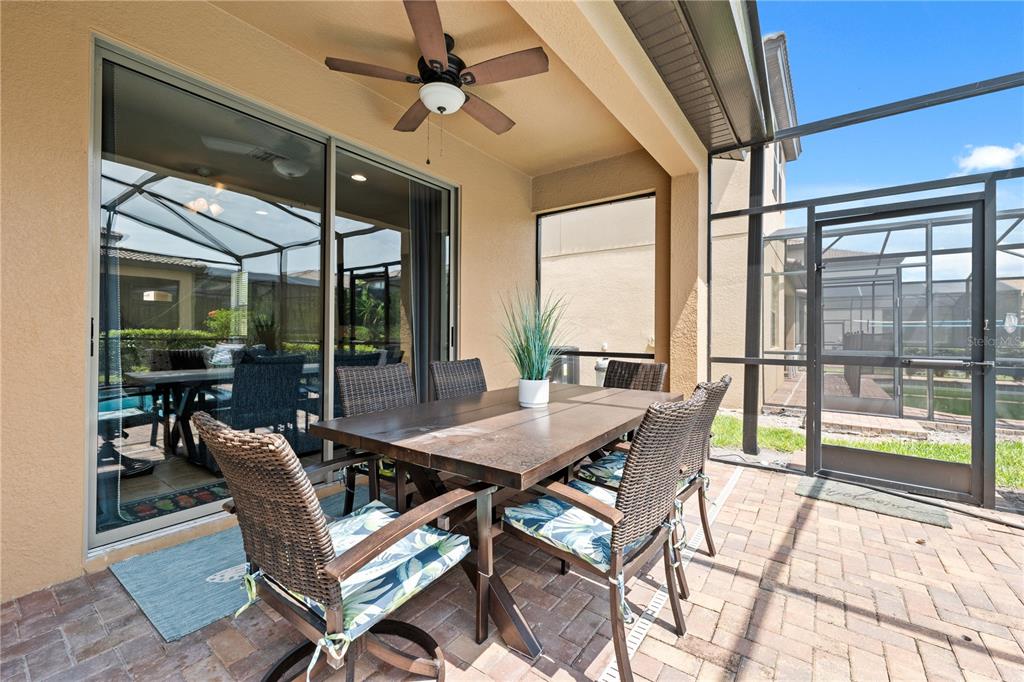 Slide show image of the Orlando Florida Home for Sale 38