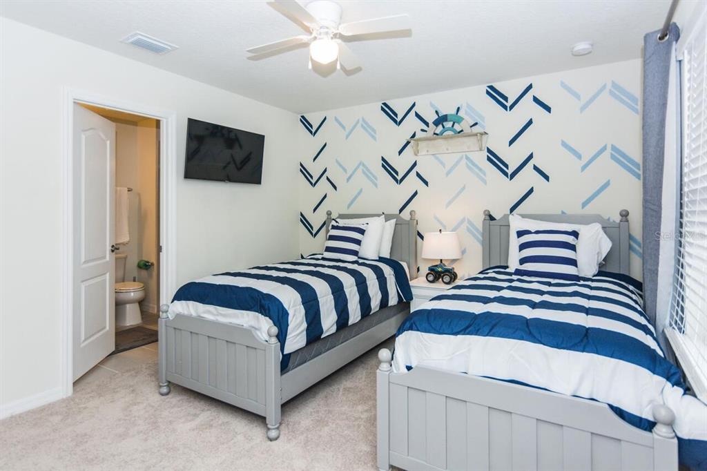 Slide show image of the Orlando Florida Home for Sale 10