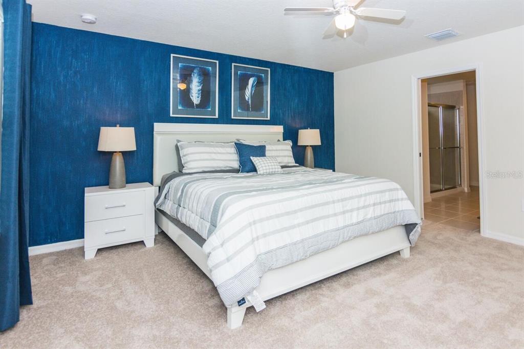 Slide show image of the Orlando Florida Home for Sale 32