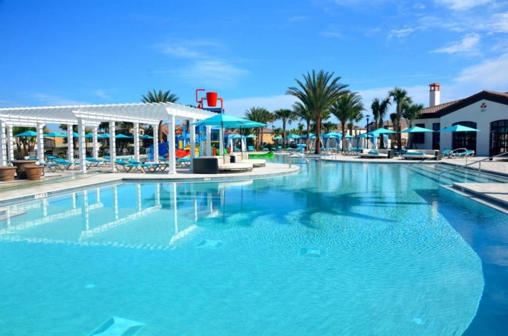 Slide show image of the Orlando Florida Home for Sale 34