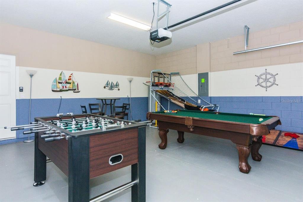 Slide show image of the Orlando Florida Home for Sale 36