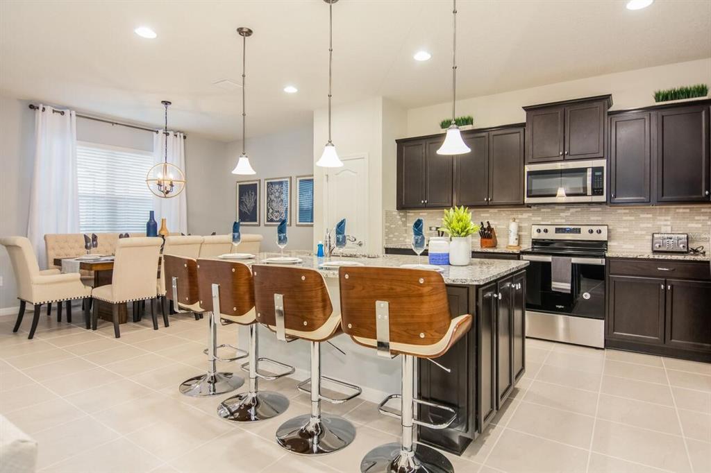 Slide show image of the Orlando Florida Home for Sale 38