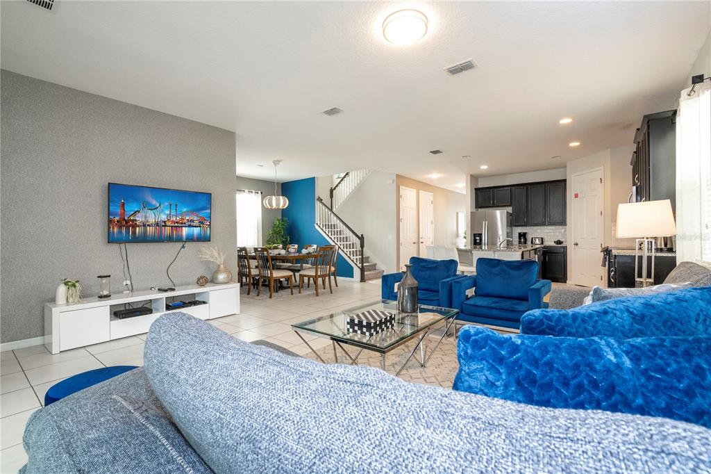 Slide show image of the Orlando Florida Home for Sale 15