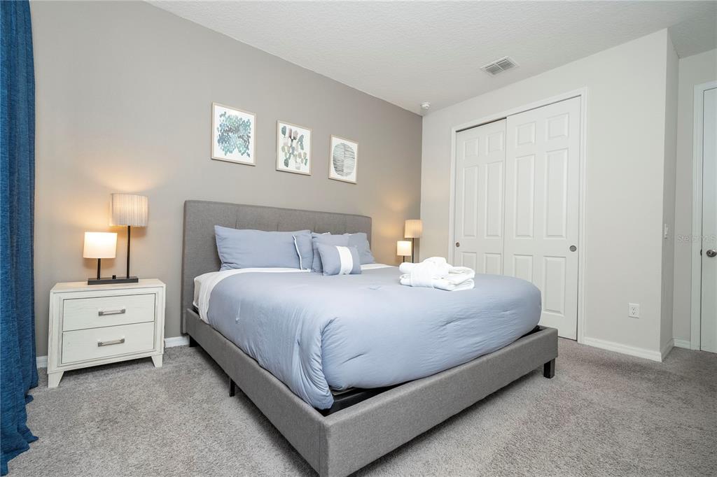 Slide show image of the Orlando Florida Home for Sale 20