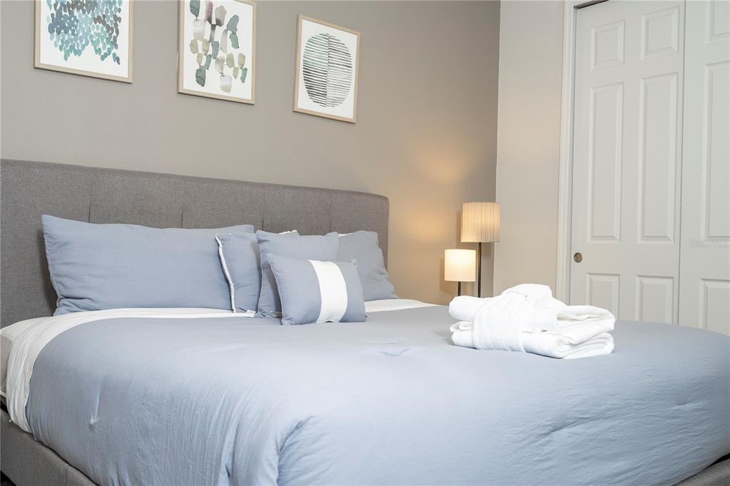 Slide show image of the Orlando Florida Home for Sale 21