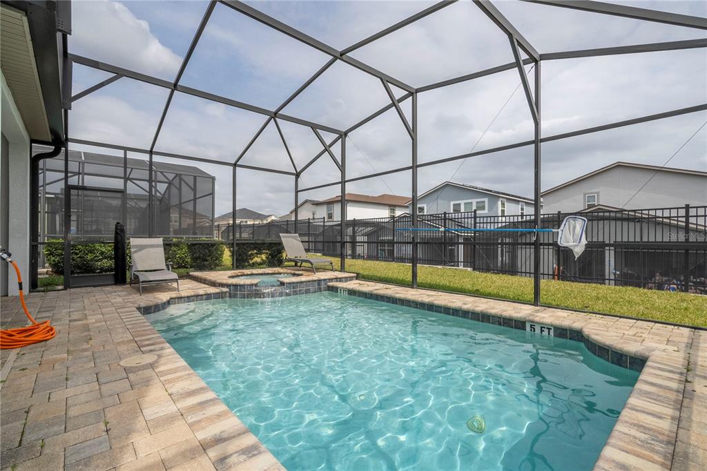 Slide show image of the Orlando Florida Home for Sale 28