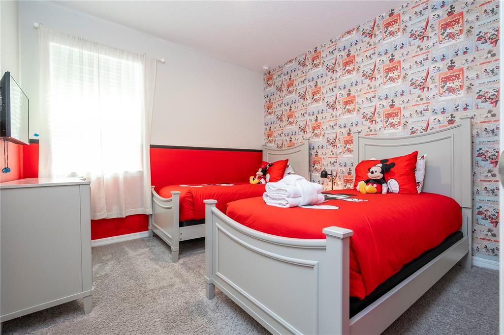 Slide show image of the Orlando Florida Home for Sale 43