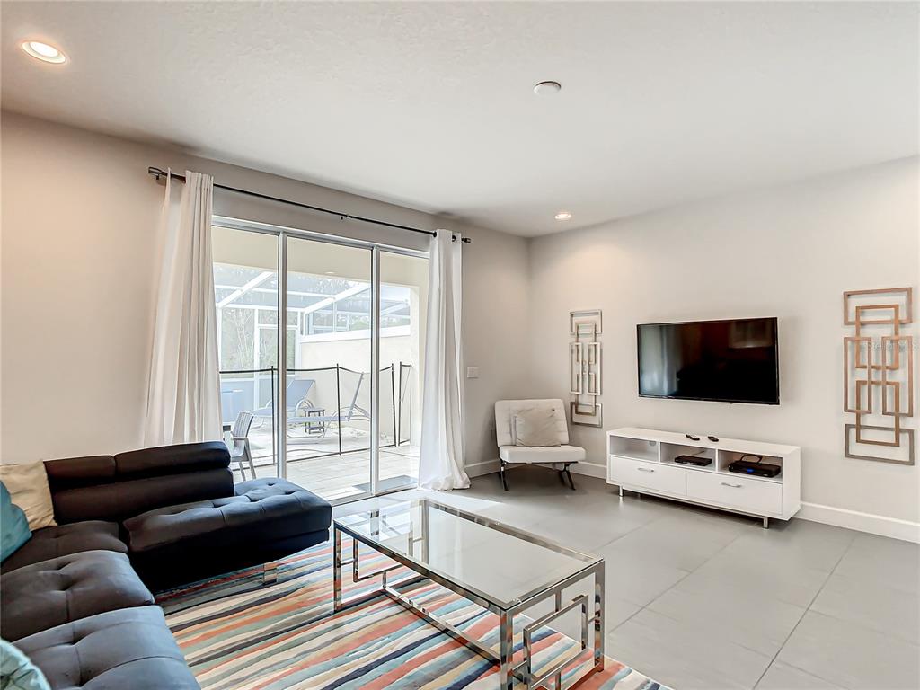 Slide show image of the Orlando Florida Home for Sale 14