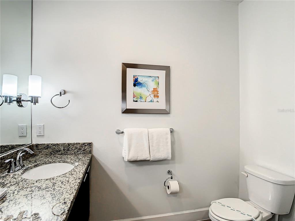 Slide show image of the Orlando Florida Home for Sale 34