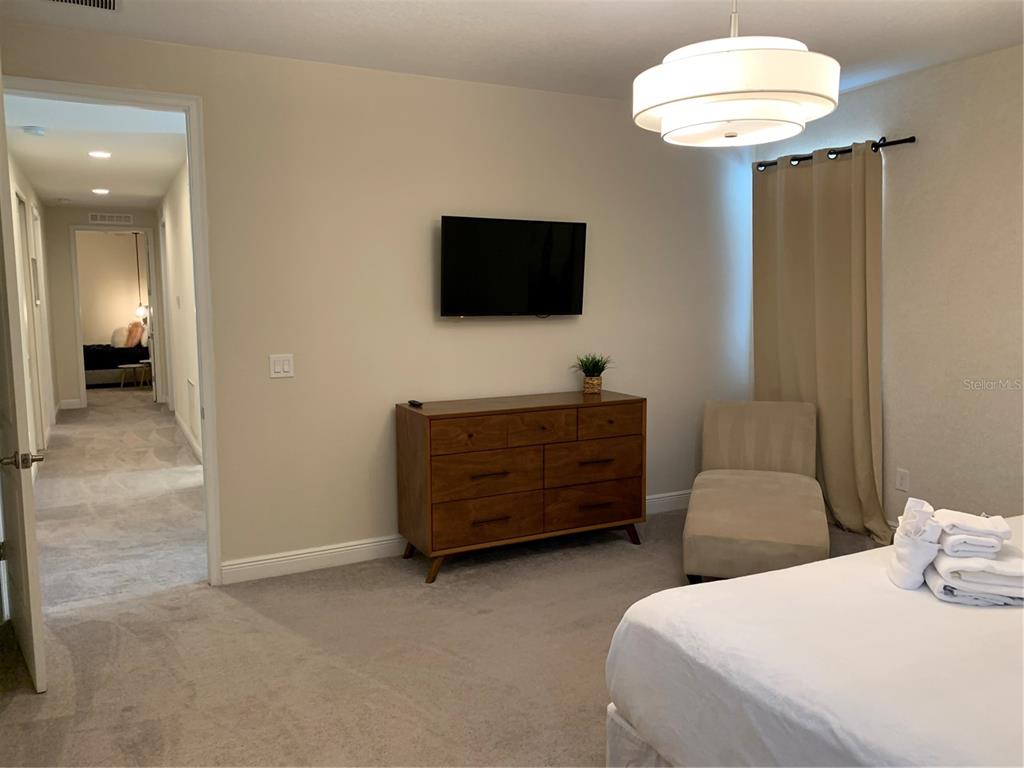 Slide show image of the Orlando Florida Home for Sale 28