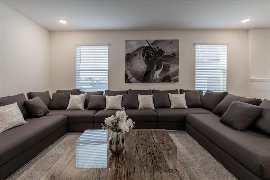 Slide show image of the Orlando Florida Home for Sale 13