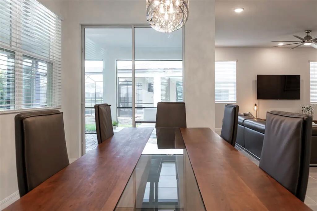 Slide show image of the Orlando Florida Home for Sale 28