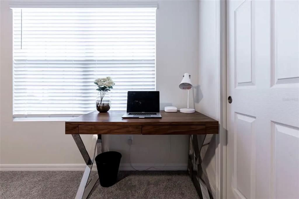 Slide show image of the Orlando Florida Home for Sale 41