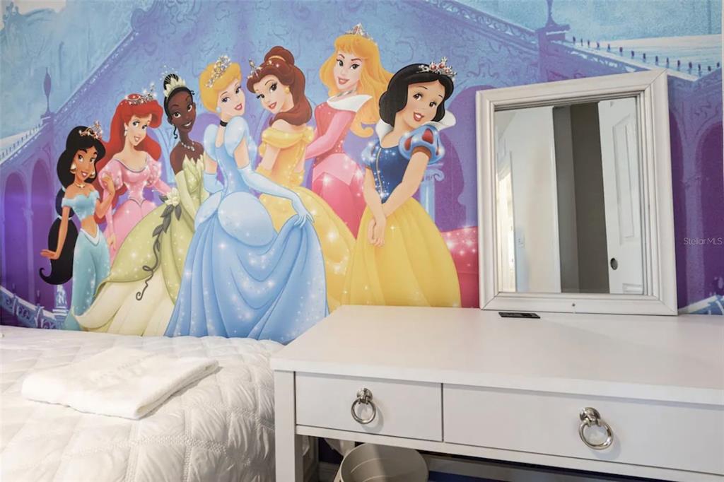 Slide show image of the Orlando Florida Home for Sale 43