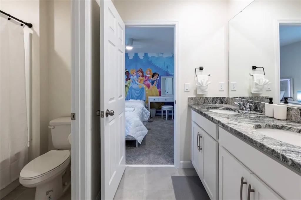 Slide show image of the Orlando Florida Home for Sale 45