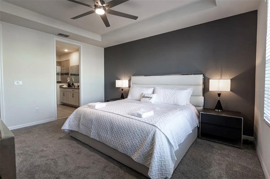 Slide show image of the Orlando Florida Home for Sale 51