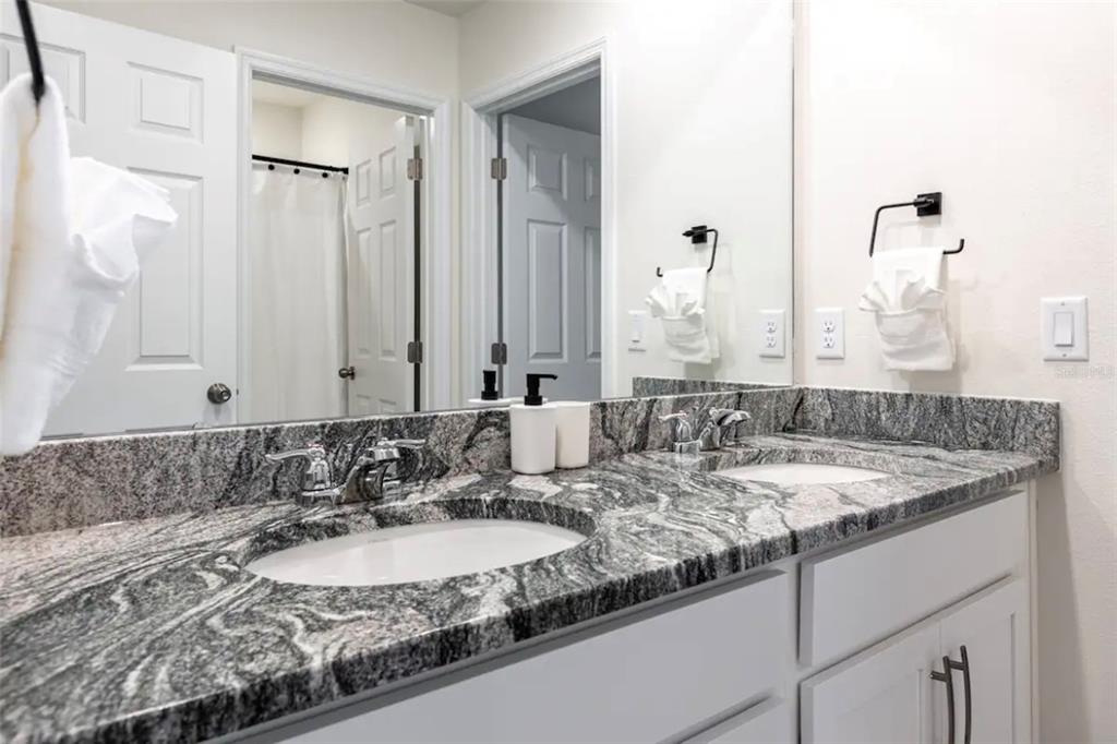 Slide show image of the Orlando Florida Home for Sale 56