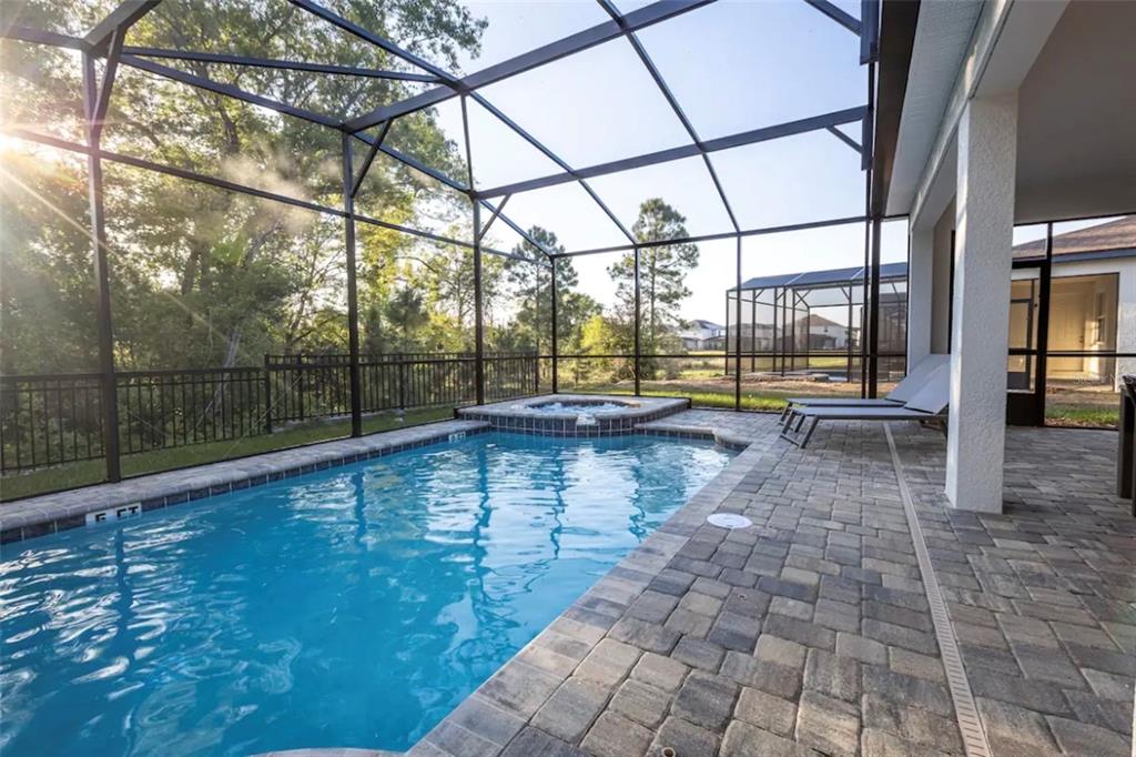 Slide show image of the Orlando Florida Home for Sale 70