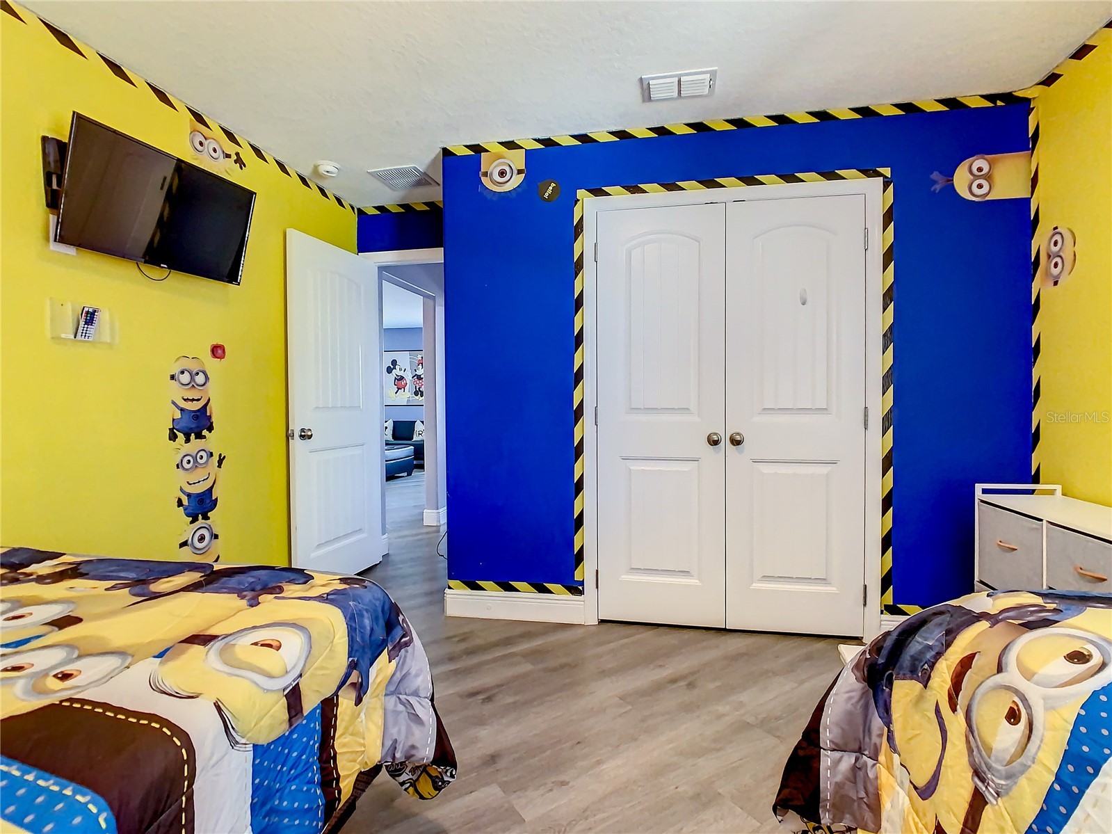 Slide show image of the Orlando Florida Home for Sale 27